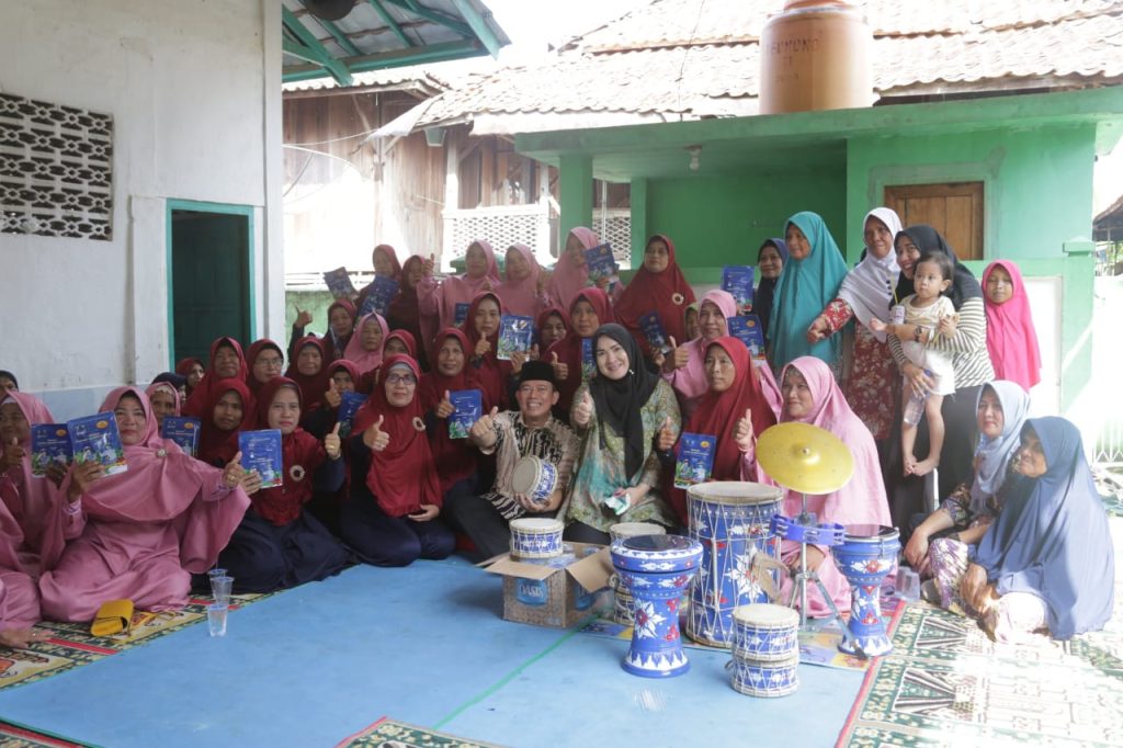 Pj Bupati OKU H Teddy Meilwansyah bersama keluarga ziarah dan silaturahmi di kampung halaman Desa Surau Kecamatan Muarajaya, Kabupaten OKU.