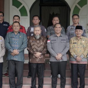 Kakanwil Kementerian Hukum dan HAM Sumatera Selatan, Dr Ilham Djaya meninjau Unit Kerja Keimigrasian (UKK) Kabupaten OKU, di Kompleks Islamic Center Baturaja, Kamis (5/1/2022). Foto Kanalberita.id / Apriansyah