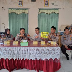 Polres OKU Polda Sumatera Selatan Kembali menggelar jum’at curhat di Kantor Kelurahan Sukaraya Kec. Baturaja Timur Kab. Oku. Jum’at (03/02/2023).