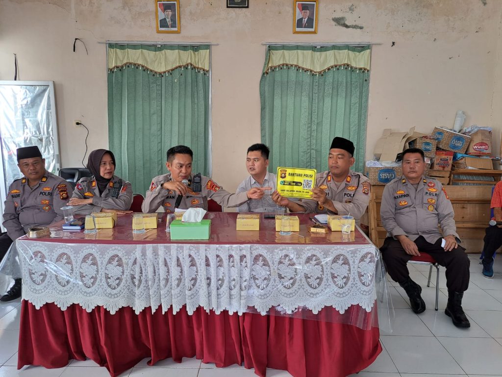 Polres OKU Polda Sumatera Selatan Kembali menggelar jum’at curhat di Kantor Kelurahan Sukaraya Kec. Baturaja Timur Kab. Oku. Jum’at (03/02/2023).