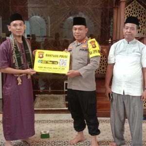 Kapolres OKU Polda Sumsel AKBP Arif Harsono SIK MH laksanakan Jum’at Curhat di Masjid As-Sajdah Kelurahan Kemalaraja, Kecamatan Baturaja Timur, Jum’at (10/2/2023). Kanalberita.id / Apriansyah