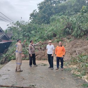 Tanah Longsor Di Ulu Ogan Akibat Hujan Terus-Menerus, Jum’at (10/3/2023).