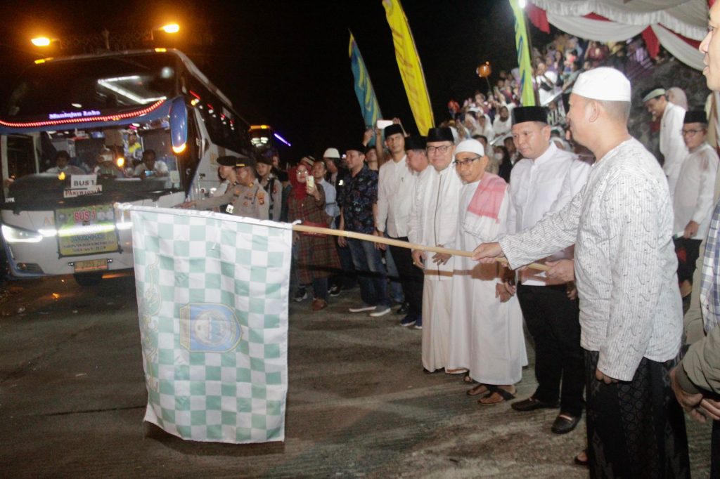 Bupati OKU Teddy Meilwansyah Lepas 246 Calon Jamaah Haji, Sabtu (10/06/2023) Malam.