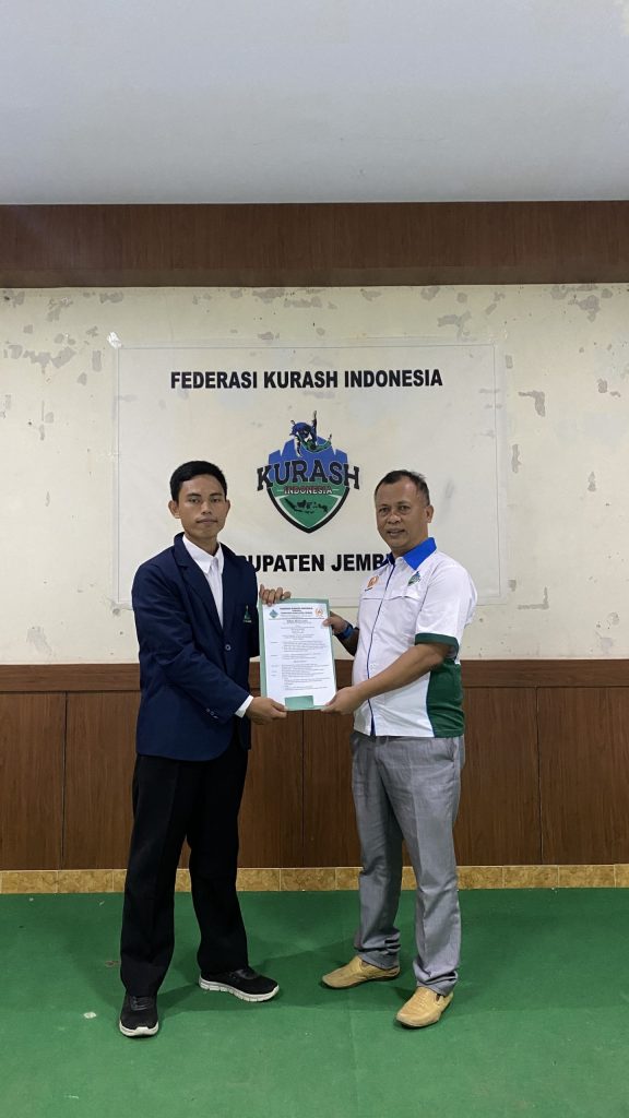 Penyerahan SK Oleh Ketua Federasi Kurash Indonesia (FERKUSHI) Cabang Jember kepada  ketua umum sasana Kurash UIN KHAS Jember, Selasa (13/06/2023)