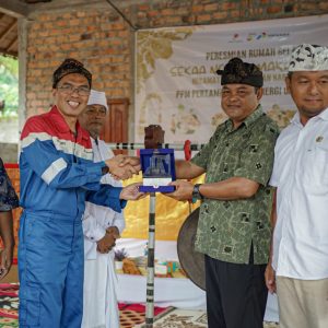 Pertamina Hulu Energi Ogan Komering (PHE OK) meresmikan Rumah Belajar “Sekaa Nguda Makartri Jaya” yang berlokasi di Desa makarti jaya, Kecamatan Peninjauan, Kabupaten OKU. Foto dokumen PHE OK