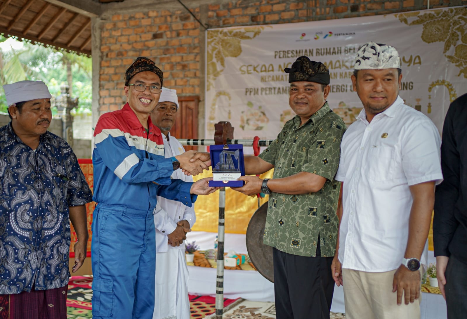 Pertamina Hulu Energi Ogan Komering (PHE OK) meresmikan Rumah Belajar “Sekaa Nguda Makartri Jaya” yang berlokasi di Desa makarti jaya, Kecamatan Peninjauan, Kabupaten OKU. Foto dokumen PHE OK