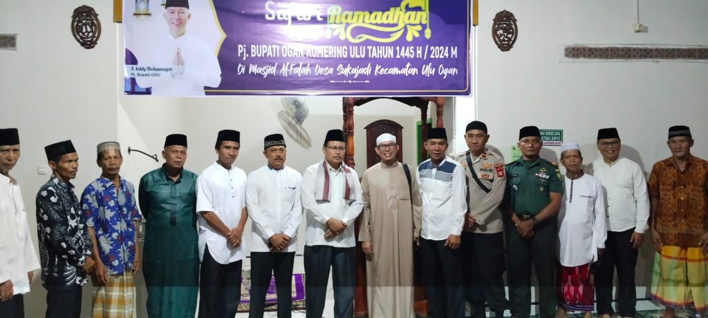 Warga Kecamatanm Ulu Ogan, Kabupaten OKU dukung H Teddy Meilwansyah SSTP MM MPd lanjutkan memimpin Kabupaten OKU. Foto dokumen Prokopim OKU