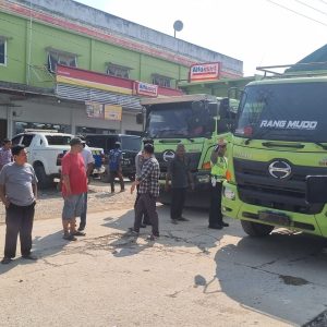 Mediasi antara warga dan pihak perwakilan transfortasi dan pengusaha difasilitasi polisi. foto dokumen polisi