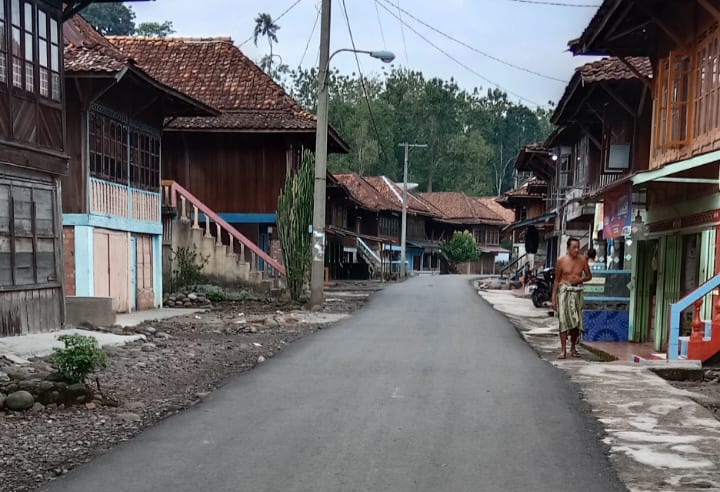 Kondisi jalan poros di Kecamatan Lengkiti yang saat ini cukup bagus setelah diperbaiki pada tahun 2023. Foto hand out