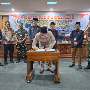 Rapat Paripurna ke -IX masa persidangan ke-2 Tahun sidang 2025 DPRD OKU dalam rangka pengumuman penetapan pasangan calon Bupati dan Wakil Bupati terpilih Kabupaten OKU H Teddy Meilwansyah SSTP MM MPd dan Ir H Marjito Bachri ST. Kanalberita.id / Edo