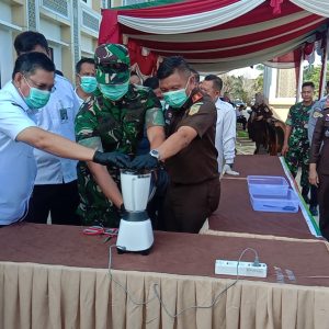 Kejaksaan Negeri OKU memusnahkan barang bukti dari 79 perkara yang telah putus oleh Pengadilan Negeri Baturaja dan mempunyai kekuatan hukum tetap (inkracht) dengan amar putusan dirampas untuk dimusnahkan. Kanalberita.id / Edo