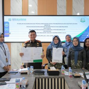 Kejari Ogan Komering Ulu melakukan penanda-tanganan Naskah Kesepakatan Bersama dengan BPJS Kesehatan Cabang Prabumulih. Foto dokumen Kejari OKU