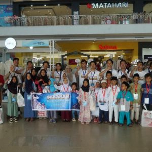 PHR Zona 4 mengajak sejumlah anak yatim di Prabumulih berbelanja baju Lebaran dalam kegiatan SEBARAN 5.0. foto dokumen PHR Zona 4