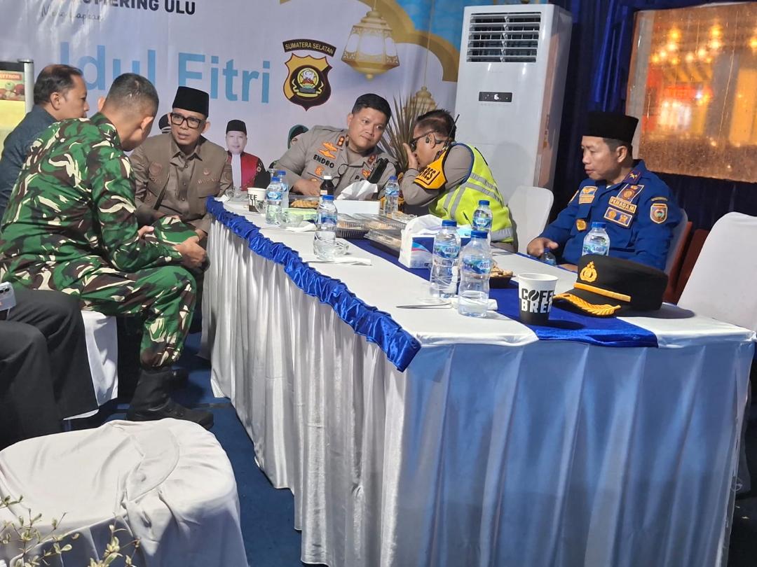 Bupati Ogan Komering Ulu H Teddy Meilwansyah SSTP MM MPd bersama Forkopimda mengikuti meeting zoom terkait pelayanan dan pengamanan hari Raya Idul Fitri 1447 H. Kanalberita.id / Edo