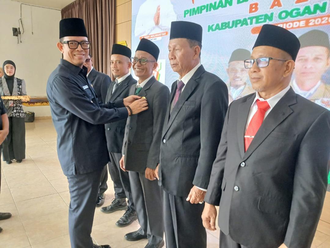 Pimpinan Badan Amil Zakat Nasional Kabupaten Ogan Komering Ulu Priode 2026-2031 dilantik oleh Bupati OKU H Teddy Meilwansyah SSTP MM MPd di pendopo Kabupaten OKU. kanalberita.id / Edo