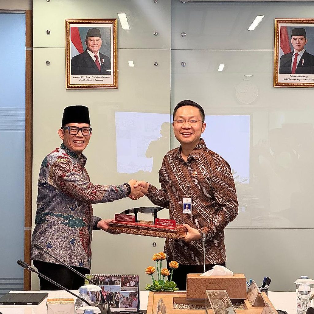 Bupati OKU H Teddy Meilwansyah SSTP MM MPd audensi dengan Kemenhub RI melalui DJKA. Foto dukumen Prokopim setda OKU