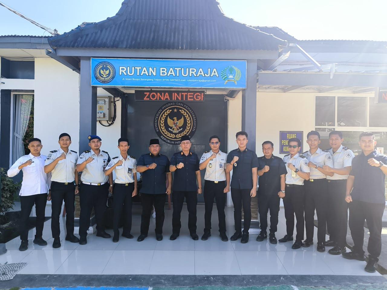 Kabid Perawatan, Pengamanan, dan Kepatuhan Internal Kanwil Ditjenpas Sumsel, Effendi lakukan kunjungan keRumah Tahanan (Rutan) Kelas IIB Baturaja. Foto dokumen Rutan Baturaja