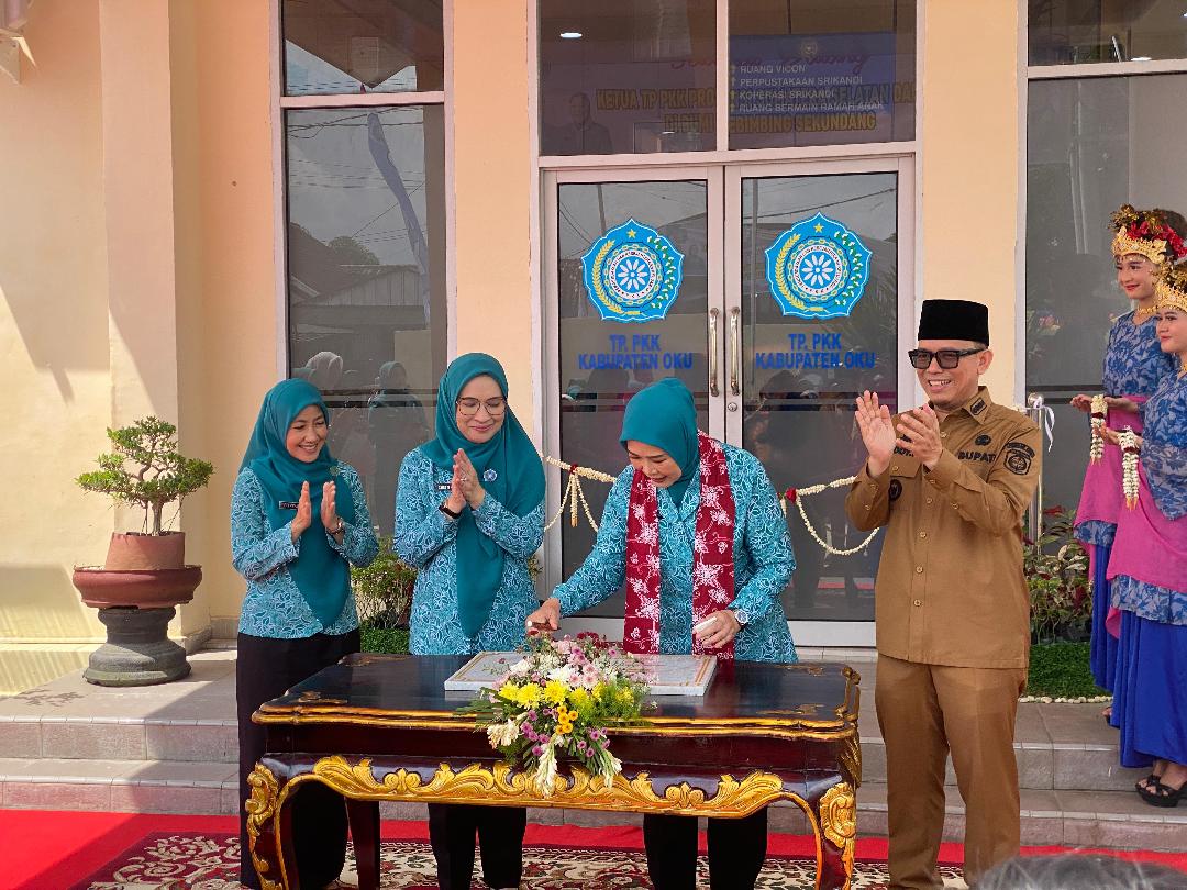 Kuker Ketua TP PKK Provinsi Sumsel dalam rangka pembinaan dan evaluasi 10 program pokok PKK di Kabupaten OKU.. Foto dokumen Prokopim OKU