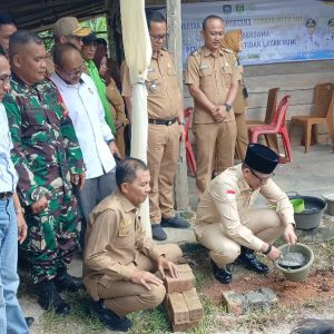 Bupati OKU H Teddy Meilwansyah SSTP MM MPd Launching Gebrak RUTILAHU (Gerakan Bersama Perbaikan Rumah Tidak Layak Huni) di Kabupaten OKU Selasa (5/5/2026). Kanalberita.id / Edo
