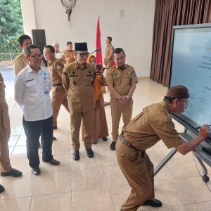 Bupati OKU H Teddy Meilwansyah SSTP MM MPd pada acara Komitmen Bersama SPMB jenjang SD dan SMPdi pendopo Kabupaten OKU Senin (25/5/2026). Kanalberita.id / Edo