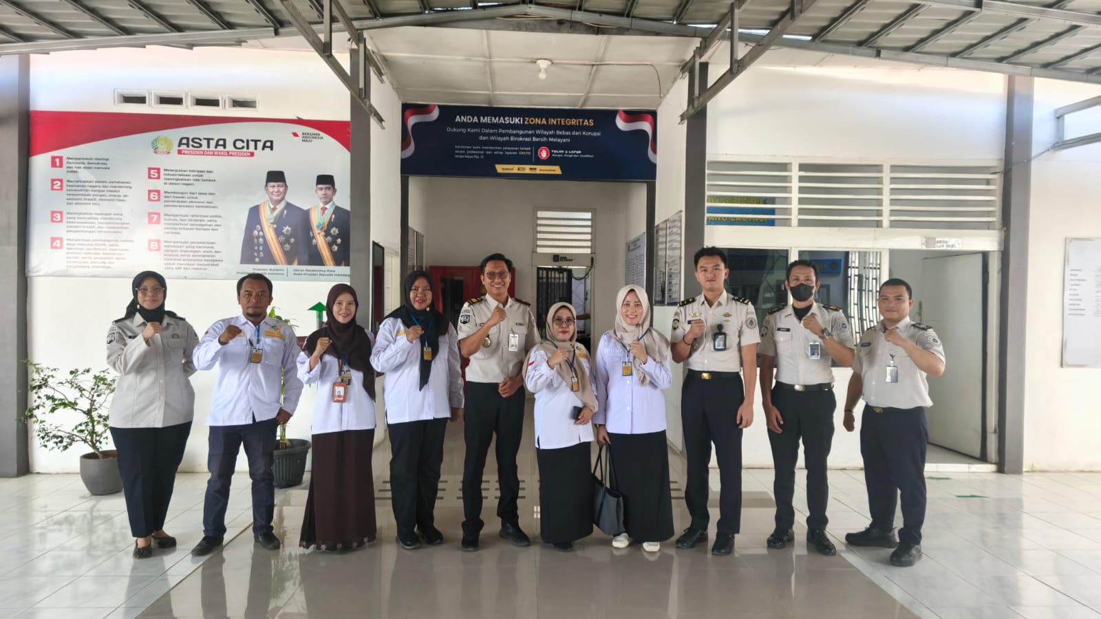 Dinkes OKU melaksanakan Inspeksi Kesehatan Lingkungan (IKL) sekaligus pengambilan sampel di Rumah Tahanan Negara Kelas IIB Baturaja. Foto dokumen Rutan Baturaja