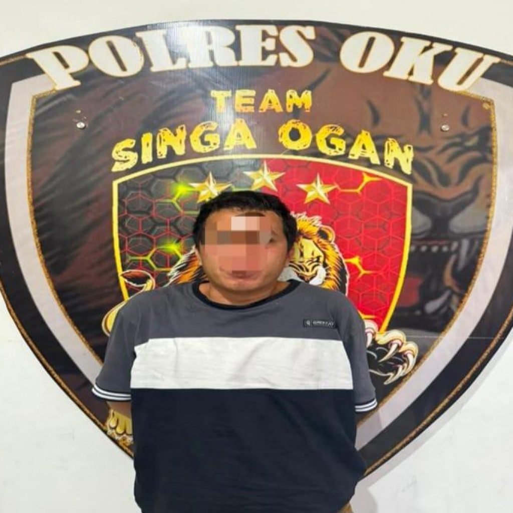 : Ebit Suryadi (42), warga Kecamatan Pengandonan diamankan polisi karena menyimpan senjata api rakitan dan 6 butir amunisi aktif. Foto dokumen Polres OKU
