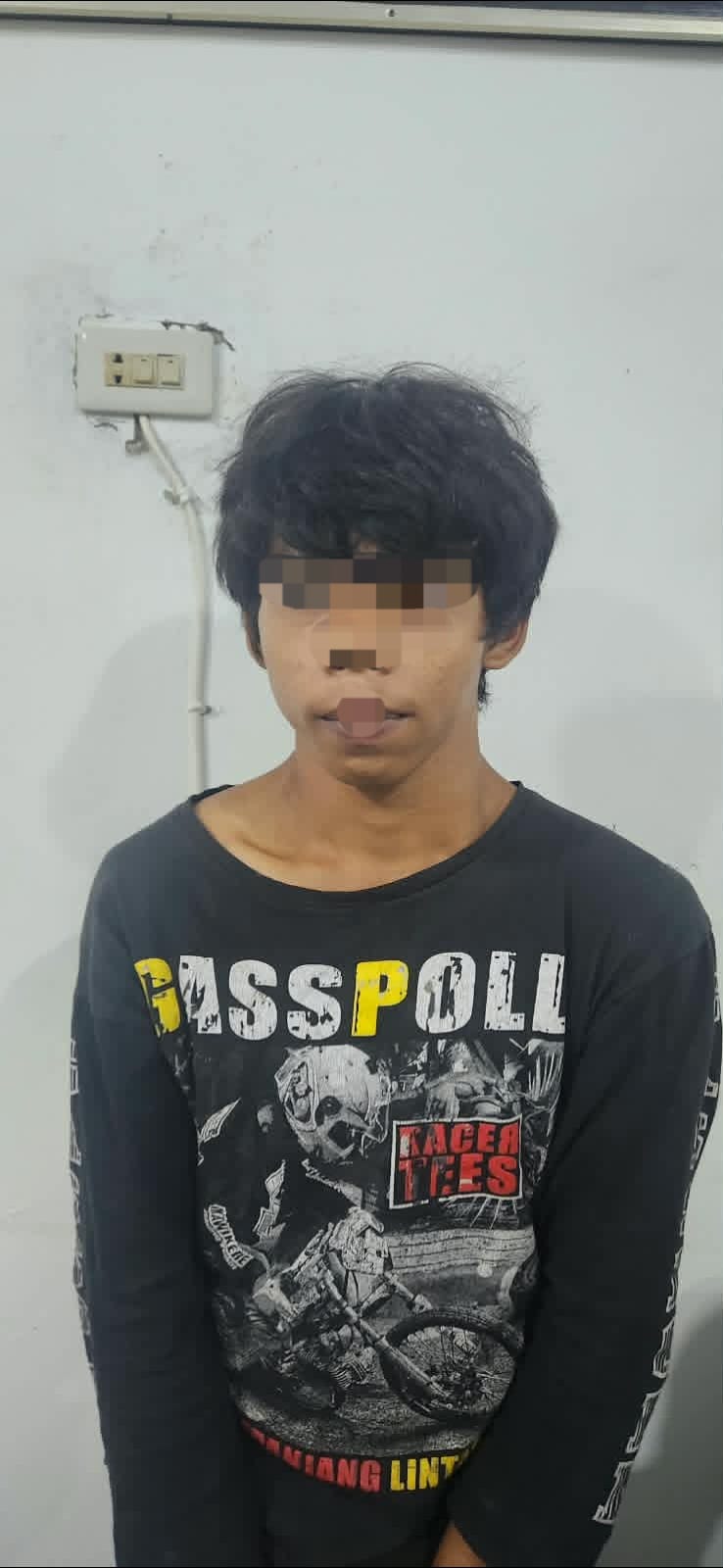Tersangka pelaku penganiaya anak kandung umur 3 bulan diamankan polisi, tersangka inisial YP (23) kini menjalani pemeriksaan polisi. Foto dokumen polisi