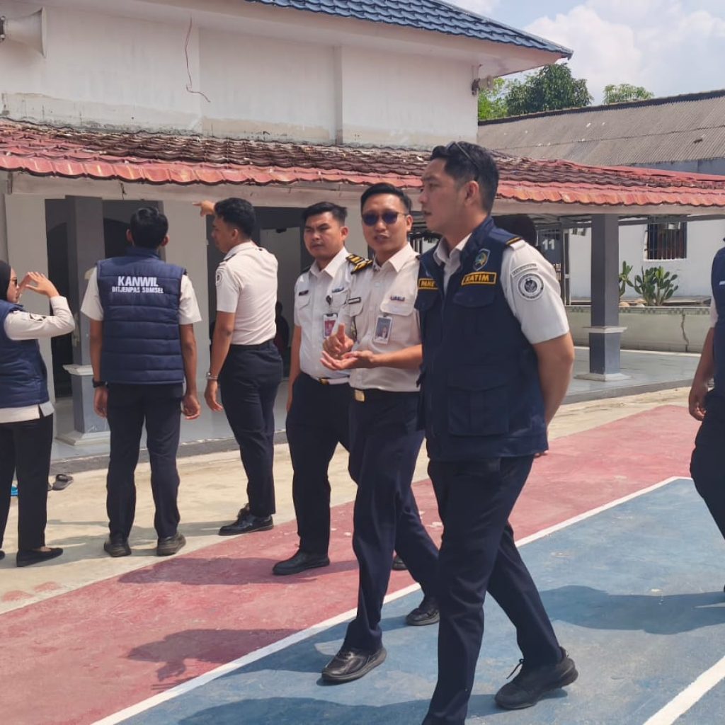 MONITORING RUTAN 1 Kanwil Direktorat Jenderal Pemasyarakatan Sumatra Selatan meninjau langsung progres perbaikan sarana dan prasarana di Rutan Kelas IIB Baturaja. Foto dokumen Rutan Baturaja