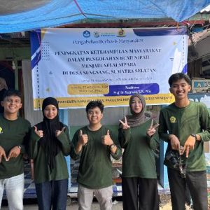 KAWAN RONA 1 Kegiatan Pengabdian Kepada Masyarakat (PKM) Fakultas Matematika dan Ilmu Pengetahuan Alam (FMIPA), Universitas Sriwijaya (UNSRI) di Desa Sungsang IV, Kabupaten Banyuasin. Foto dokumen FMIPA UNSRI.