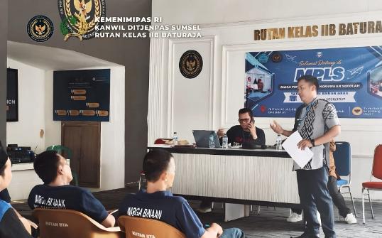 Warga Binaan Rutan Baturaja antusias mengikuti kegiatan belajar di Aula Rutan Baturaja. Foto dokumen Rutan Baturaja