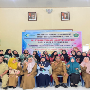 Lurah Air Gading Kecamatan Baturaja Barat Kabupaten OKU (mitra pengguna) Mahyudin, SE membuka Kegiatan Pengabdian Masyarakat. Foto koleksi Eni Folendra Rosa, SKM, MPH