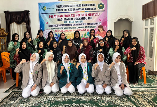 Mahasiswa dari Prodi keperawatan Baturaja dan 2 mahasiswa Prodi Kebidanan Muara Enim