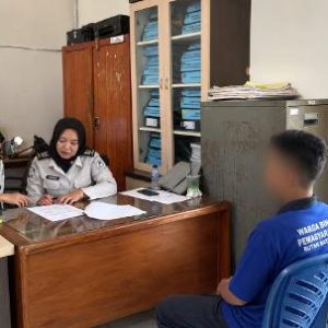 RUTAN ASESMEN 1 Pembimbing Kemasyarakatan (PK) bersama Asesor laksanakan asesmen terhadap warga binaan di Rutan Kelas IIB Baturaja. Foto dokumen Rutan Baturaja